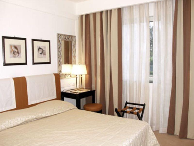 Hotel Nh Parco Degli Aragonesi 4*