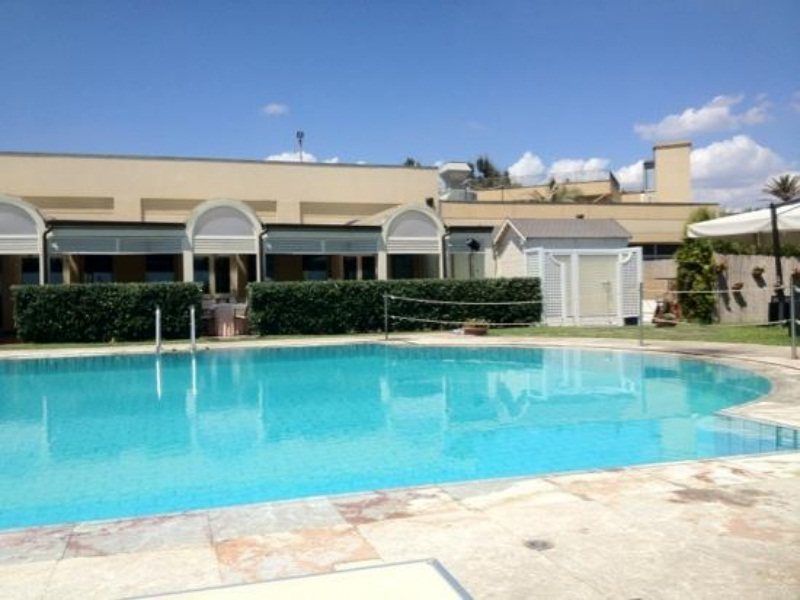 Nh Parco Degli Aragonesi Hotel