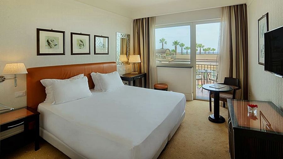 Nh Parco Degli Aragonesi Hotel 4*