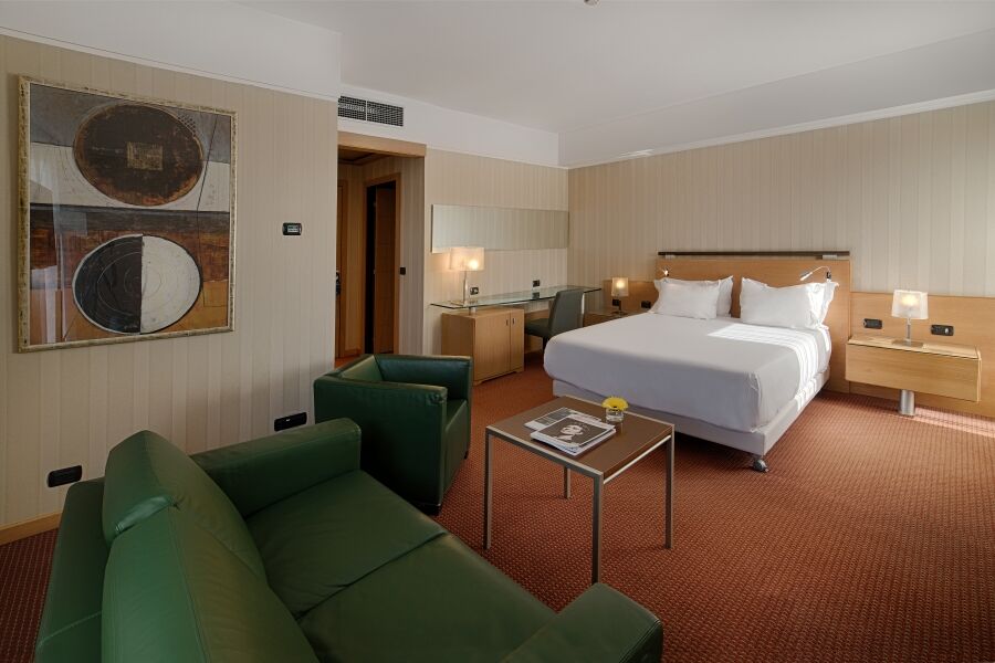 Hotel Nh Parco Degli Aragonesi 4*
